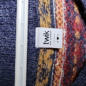 Scottish knit cropped V neck sweeter size S